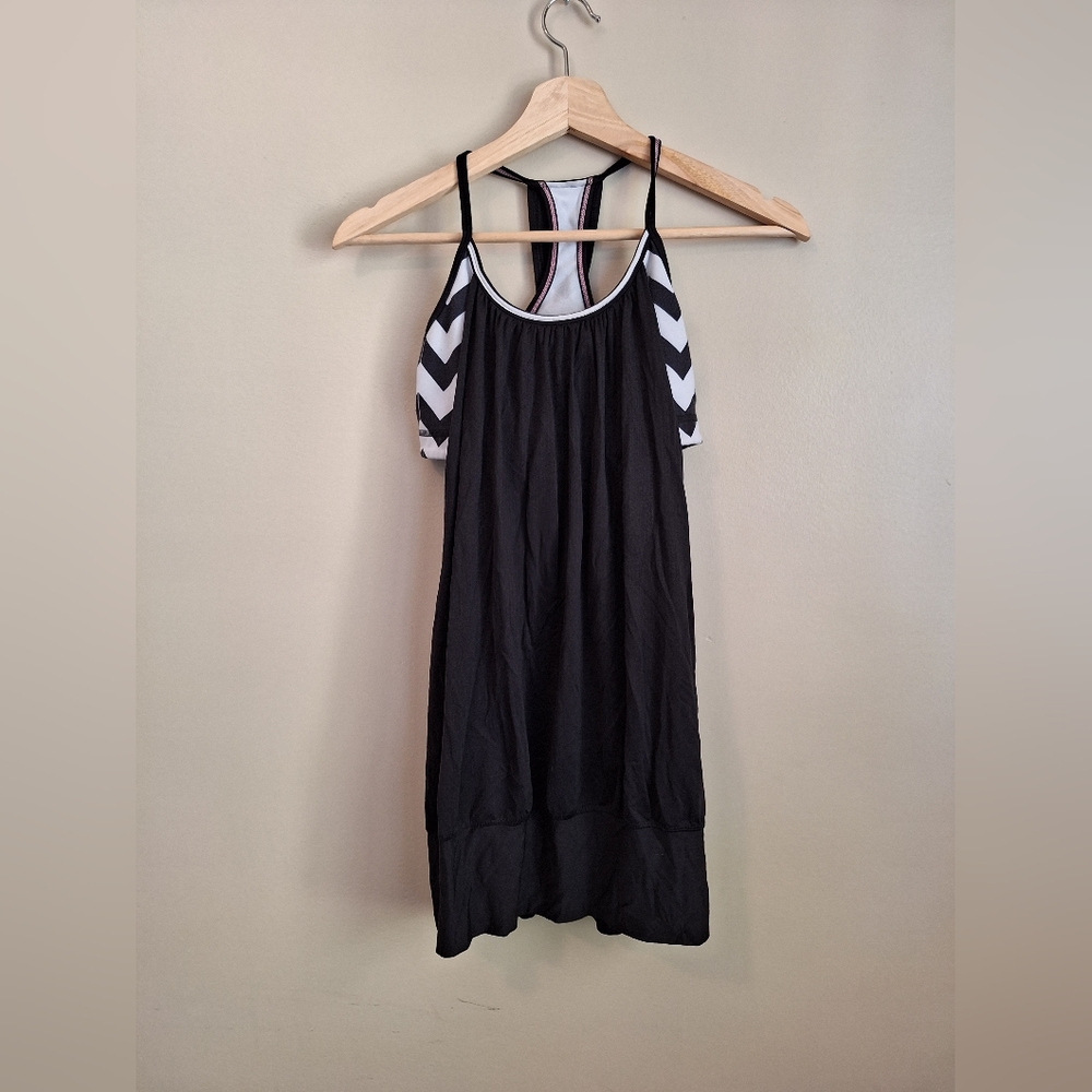 Lululemon Activewear Shirt with Bra Size 8